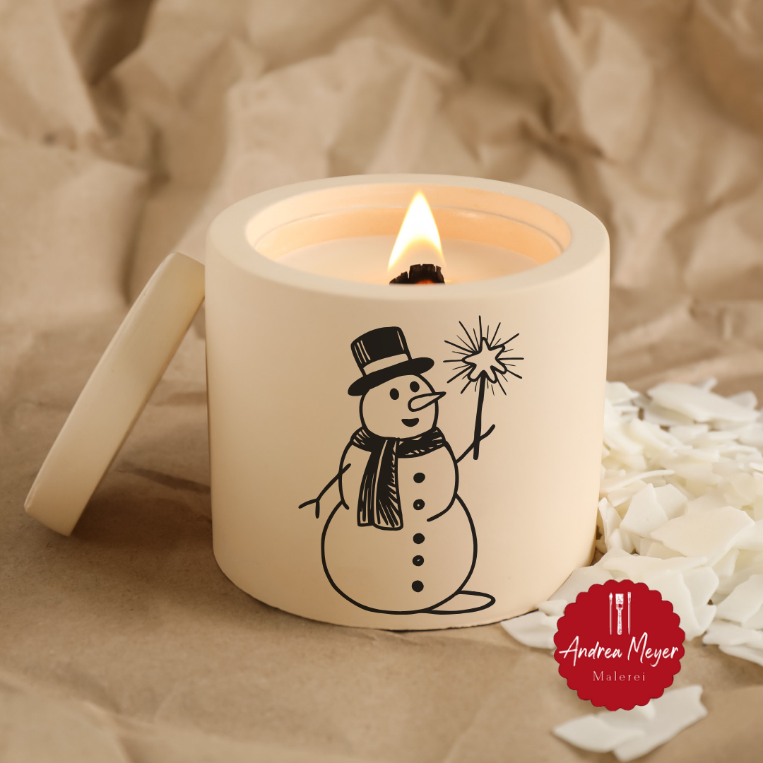 Suchst du nach Wintermotiven mit Charme? Diese Schneemänner werden Herzen schmelzen! ❄️ 5 Weiße Kerze mit Schneemann-Illustration, festliche Weihnachtsdekoration, handgemalte Kunst.