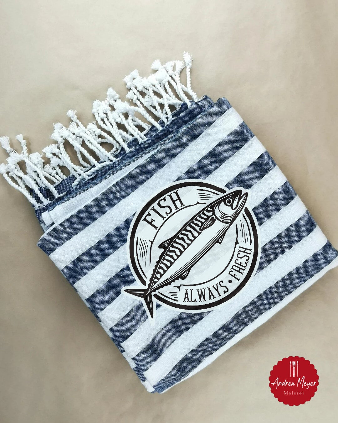 12 kreative Plotter-Ideen - Reiseaccessoires für Kinder 9 Strandtuch oder Handtuch mit Fisch - always fresh - Reiseaccessoires für Kinder plotten- mikt deinem Plotter von Cricut oder Silhouette - SVG Dateien