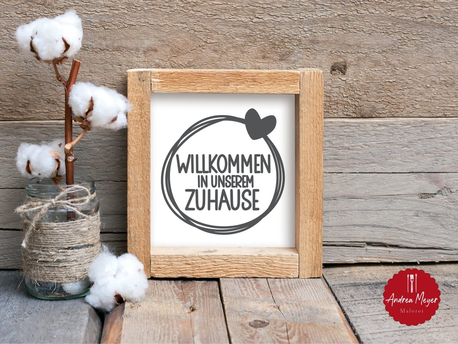 Gemütlicher Herbst – 20 DIY-Ideen zum Nachplotten 22 Holzrahmen-Deko mit „Willkommen in unserem Zuhause“ – geplottete Wanddeko für den Herbst.