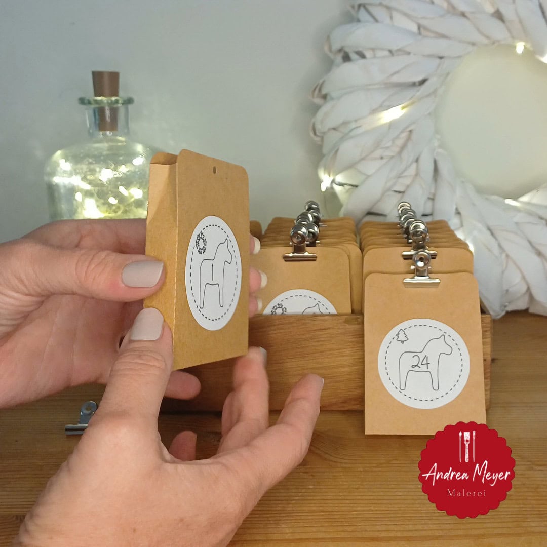 DIY Adventskalender mit Cricut – Meine Schritt-für-Schritt-Anleitung 11 Plotterdatei Adventskalender mit Dala Pferd