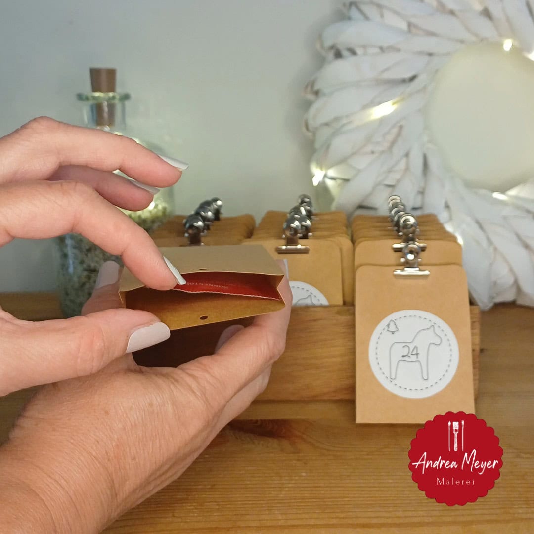 DIY Adventskalender mit Cricut – Meine Schritt-für-Schritt-Anleitung 14 Plotterdatei Adventskalender mit Dala Pferd