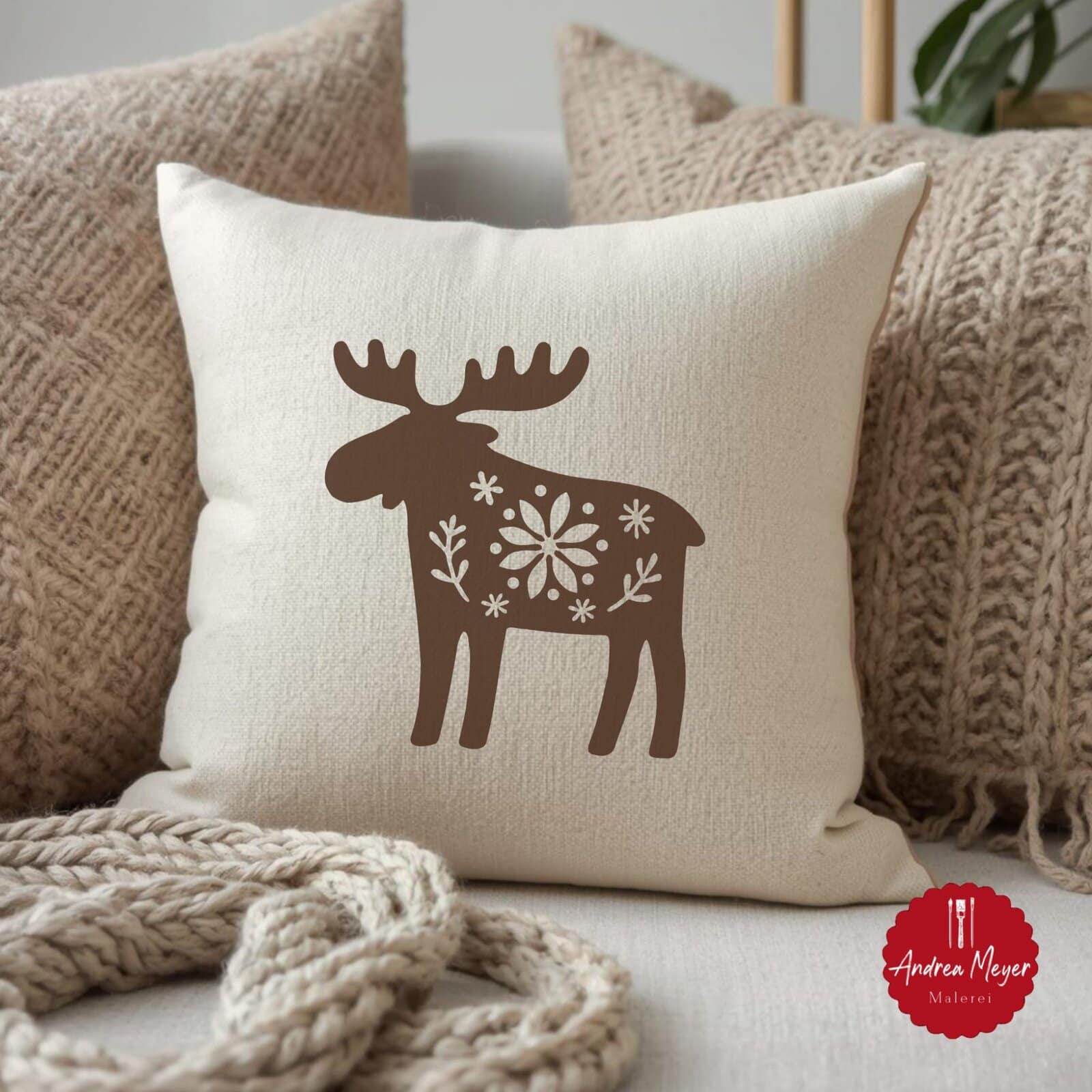 Skandinavische Plotterdateien Dala Pferd, Elch & Herz – nordische Dekoideen zum Selbermachen 3 Kissen mit Elchmotiv – skandinavische Plotterdatei im Nordic Stil