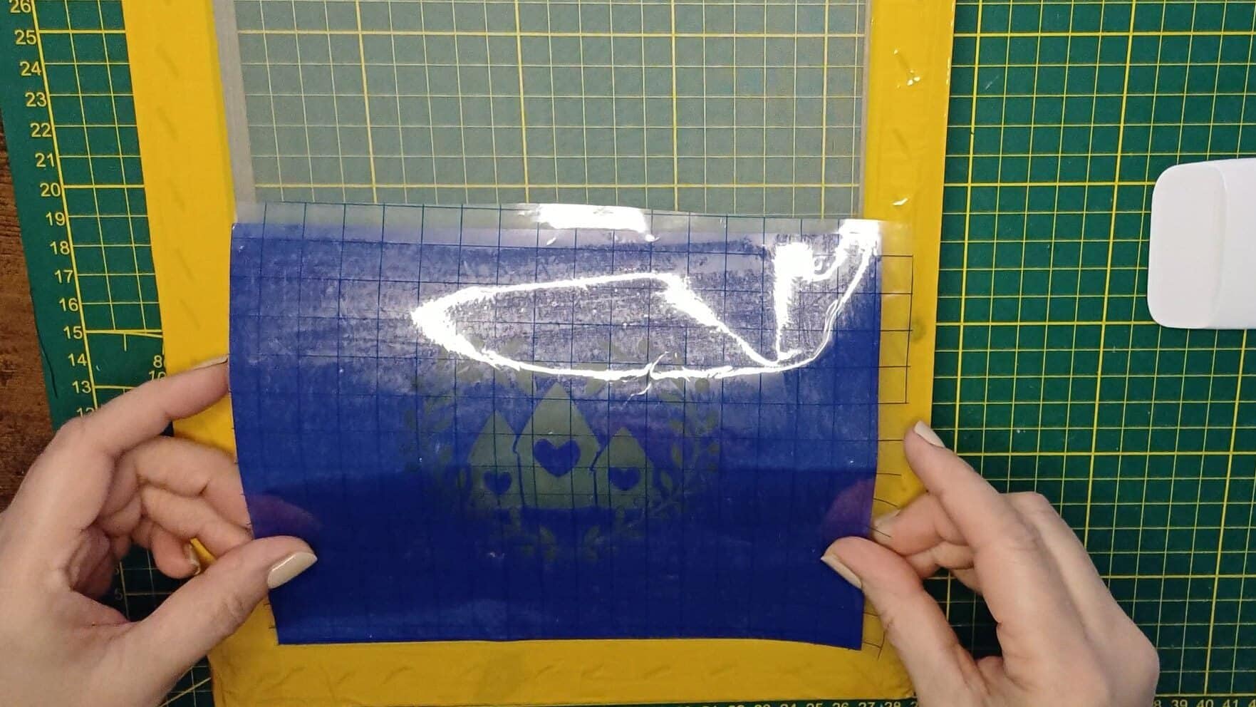 Siebdruck mit dem Plotter 7 Plotter trifft Siebdruck - ich habe mit einer Vinylschablone Landhaus Motive auf Küchentücher gedruckt