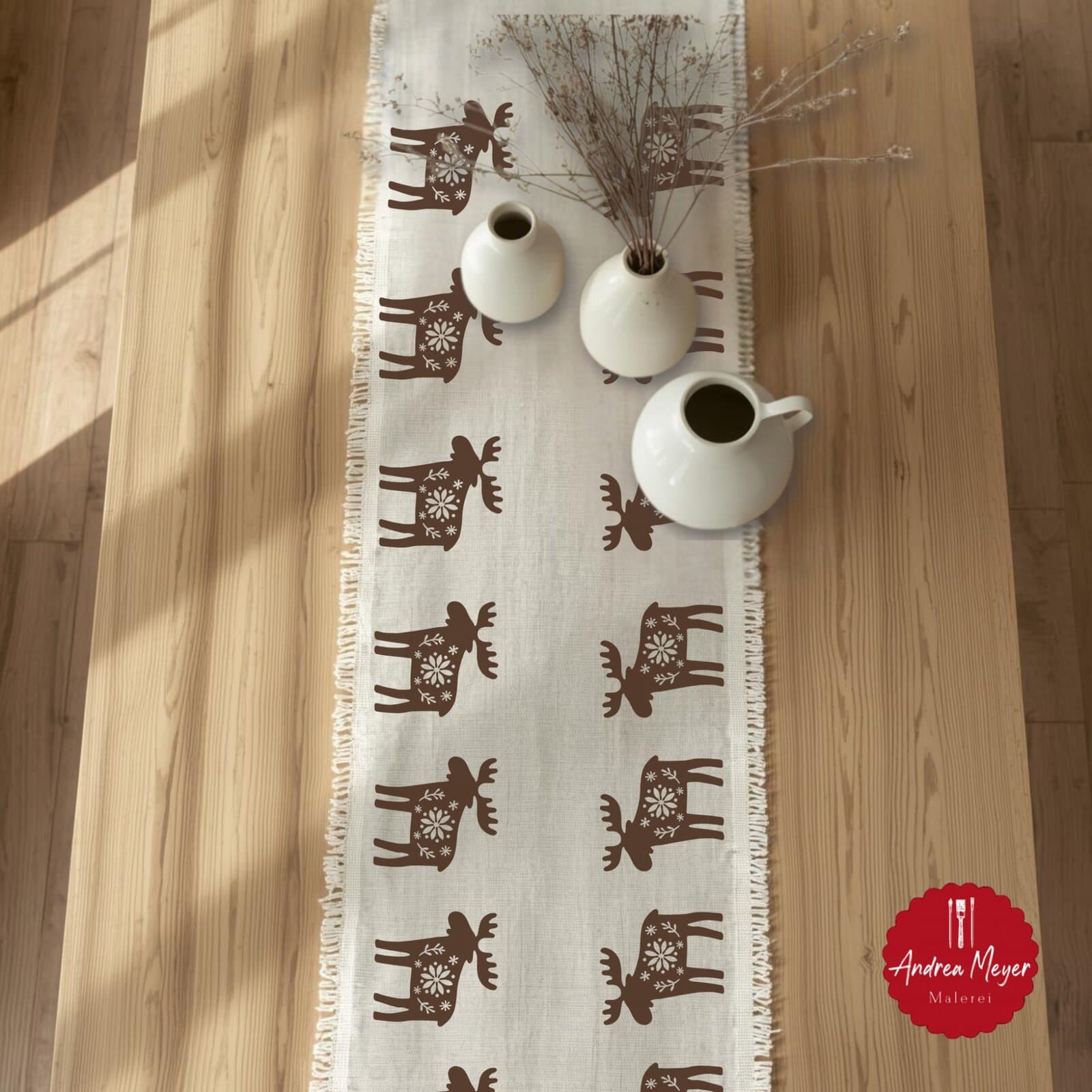 Skandinavische Plotterdateien Dala Pferd, Elch & Herz – nordische Dekoideen zum Selbermachen 16 Tischläufer mit Elchmotiv – nordisches Design zum Plotten