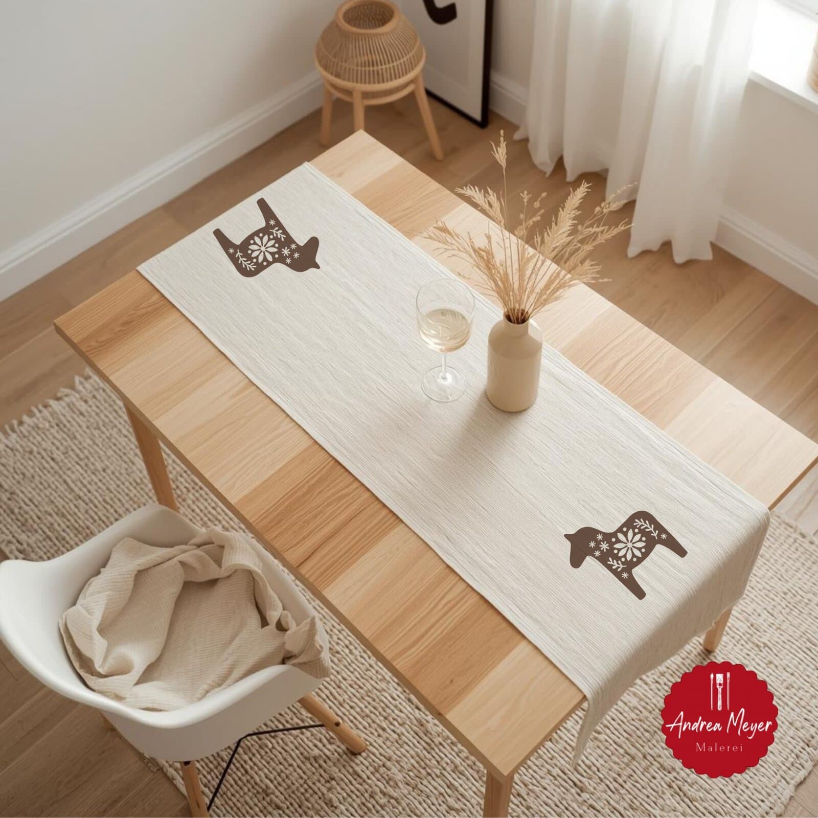 Skandinavische Plotterdateien Dala Pferd, Elch & Herz – nordische Dekoideen zum Selbermachen 15 Tischläufer mit Herzmotiv – Folk Art Plotterdatei für natürliche Tischgestaltung